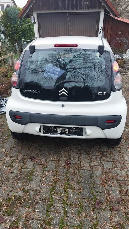 Weiß Gebraucht 2009 Citroën C1 Kleinwagen | 1.550 € (Fairer Preis) - Bild 1/4