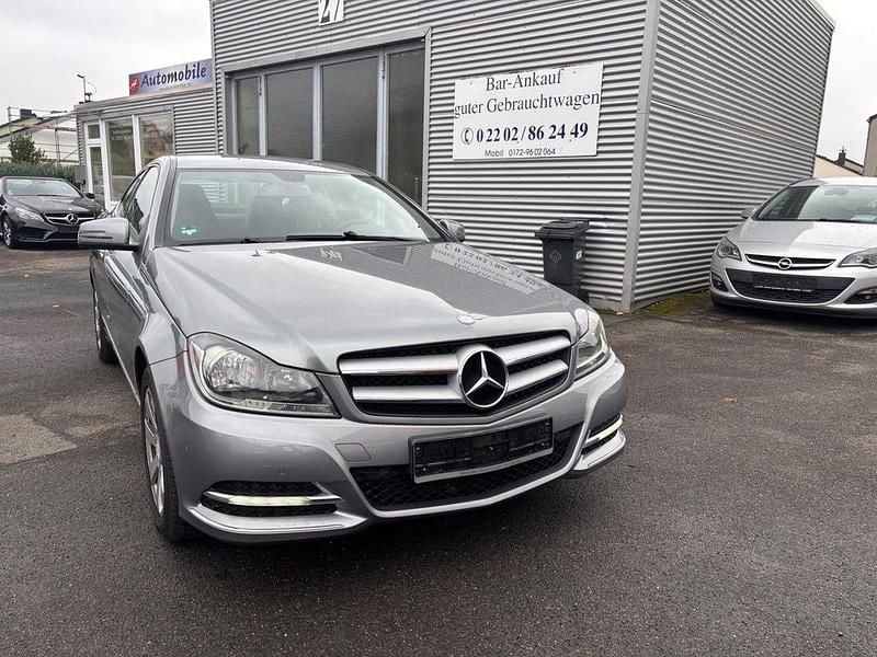 Gebraucht Mercedes C180 156 PS (114 kW) 2012 Silber Coupé