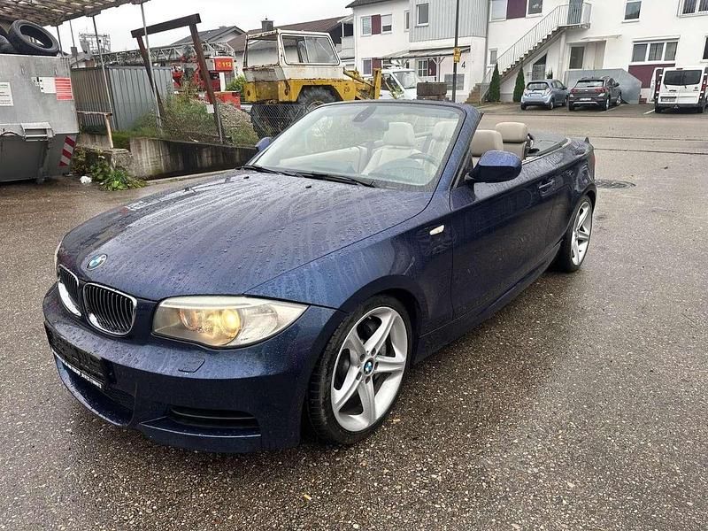 Blau Gebraucht 2011 BMW 135 Cabriolet Performance Cabrio | 17.000 € - Bild 1/4