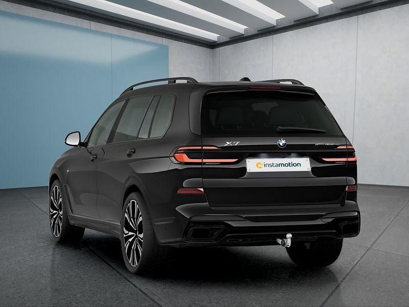 Neu BMW X7 352 PS (258 kW) 2025 Schwarz SUV