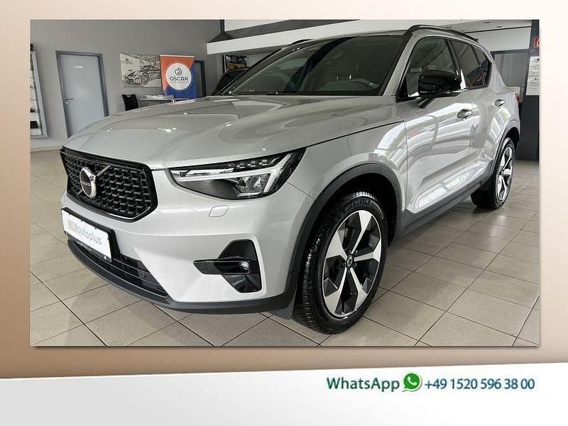 Silver dawn Gebraucht 2022 Volvo XC40 Plus SUV | 28.850 € (Fairer Preis) - Bild 1/4