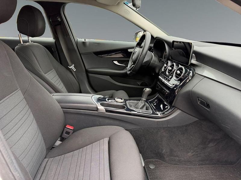 Gebraucht Mercedes C180 Business 122 PS (89 kW) 2020 Weiß Kombi