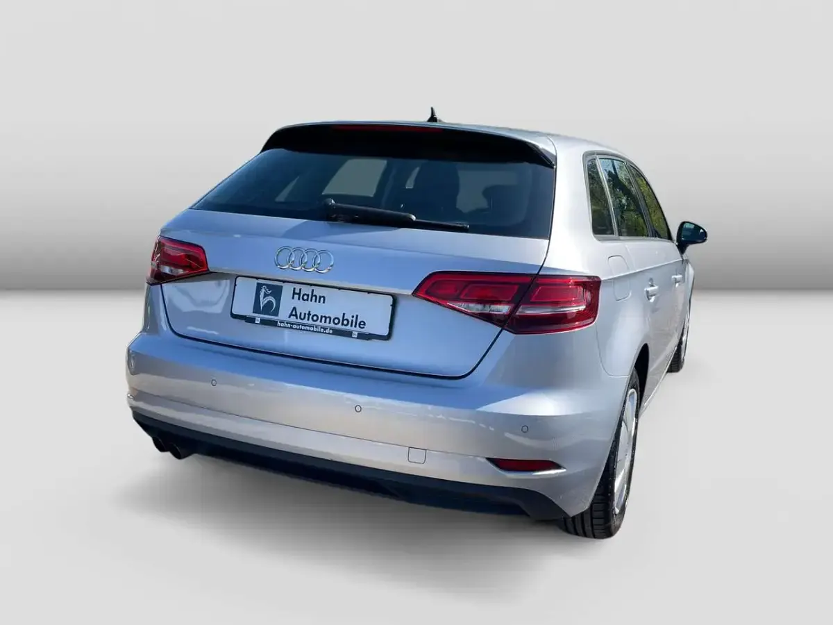 Gebraucht Audi A3 150 PS (110 kW) 2019 Florettsilber metallic Limousine