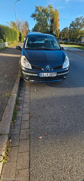 Grau Gebraucht 2006 Renault Clio II Kleinwagen | 1.699 € (Etwas zu teuer) - Bild 1/4