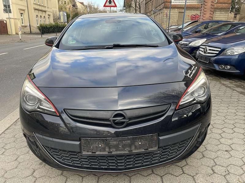Gebraucht Opel Astra GTC 140 PS (102 kW) 2012 Schwarz Limousine
