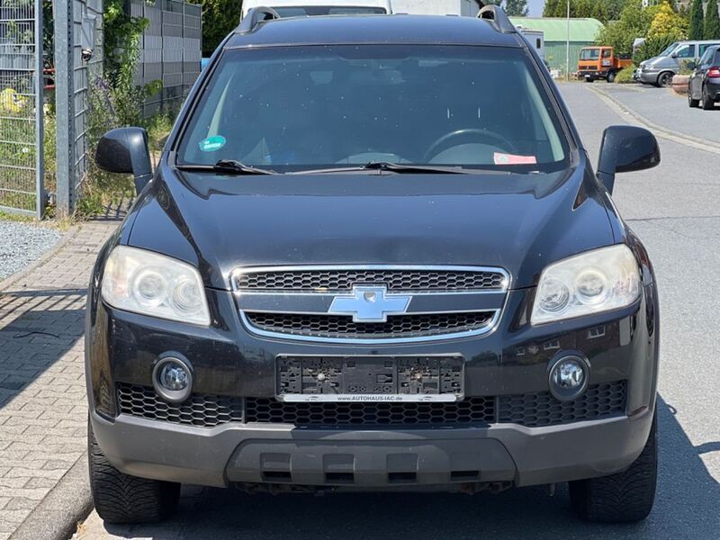 Karbonschw graphitschw midnigh Gebraucht 2009 Chevrolet Captiva LS SUV | 3.490 € (Fairer Preis) - Bild 1/4