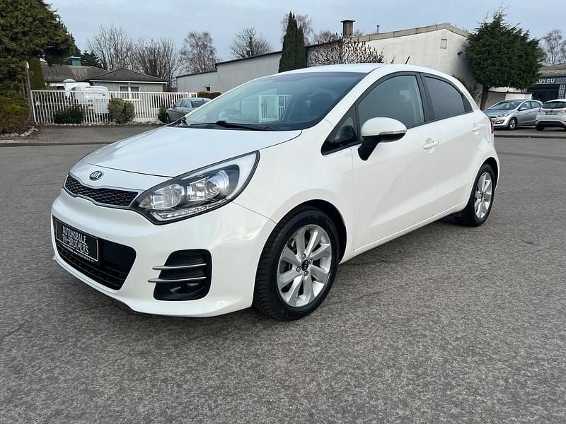 Gebraucht Kia Rio 84 PS (61 kW) 2017 Weiß Limousine