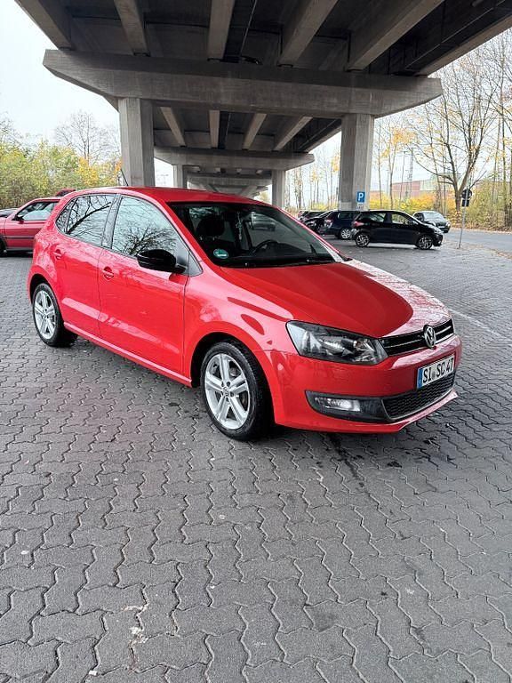 Rot Gebraucht 2011 VW Polo Style Limousine | 6.250 € (Etwas zu teuer) - Bild 1/4