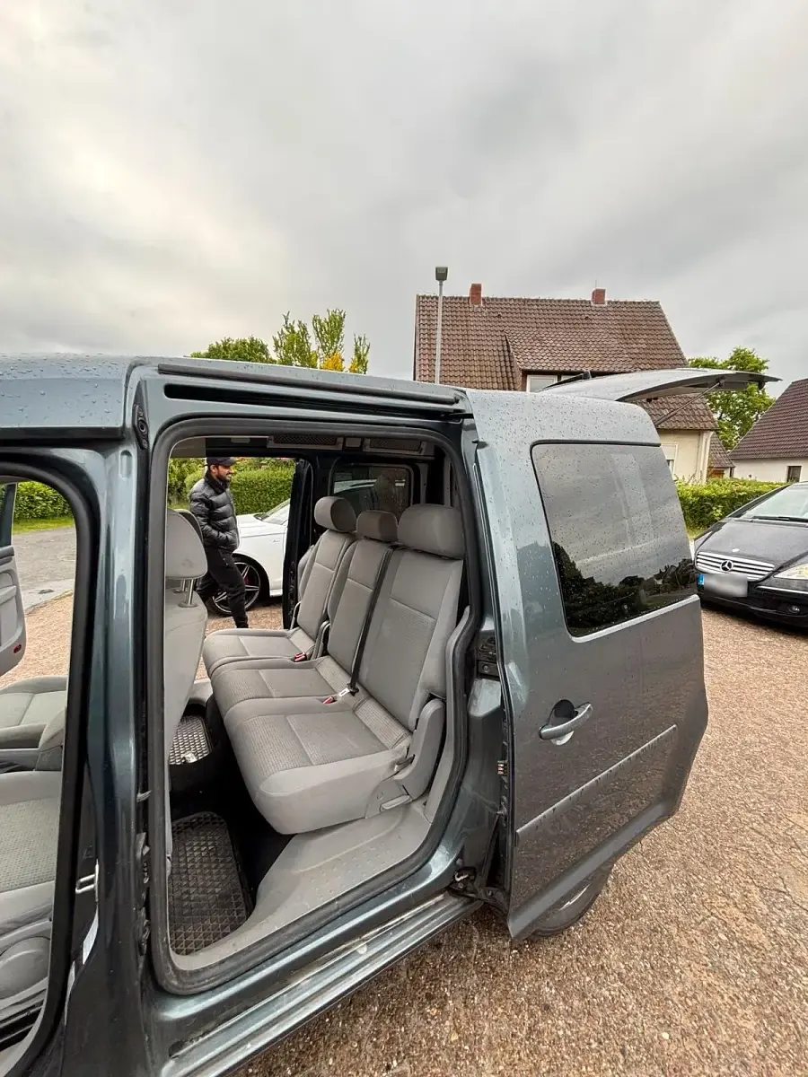 Gebraucht VW Caddy 80 PS (58 kW) 2009 Silber Van / Kleinbus