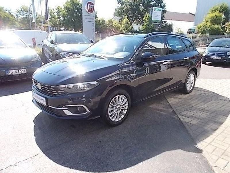 Cinema schwarz Gebraucht 2022 Fiat Tipo Life Kombi | 16.890 € (Etwas zu teuer) - Bild 1/4