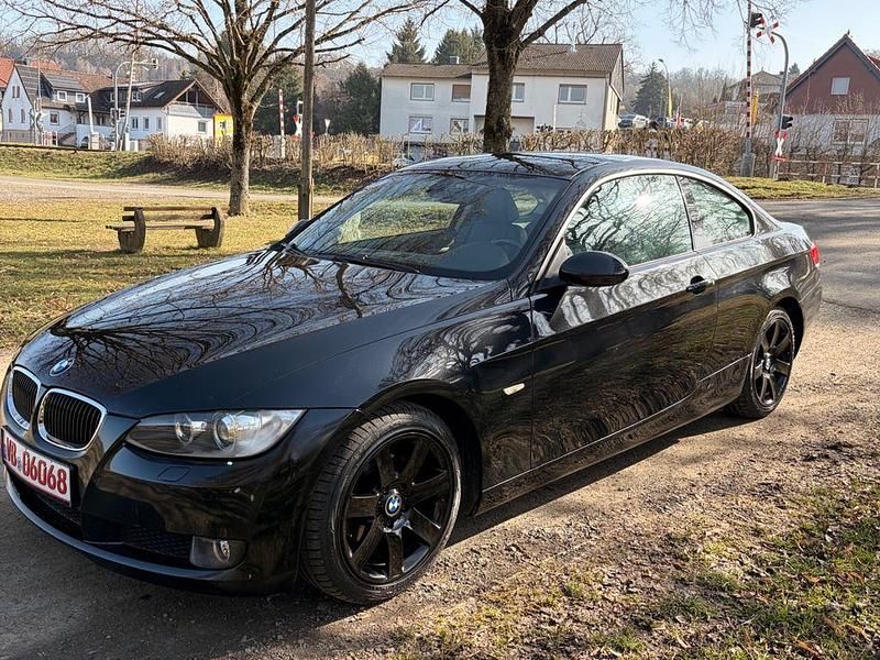 Gebraucht BMW 320 Comfort Edition 170 PS (125 kW) 2008 Schwarz Coupé