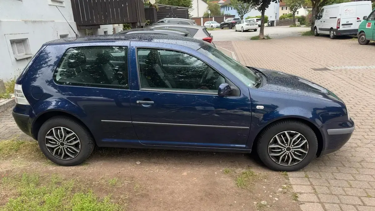 Gebraucht VW Golf 75 PS (55 kW) 2003 Blau Coupé