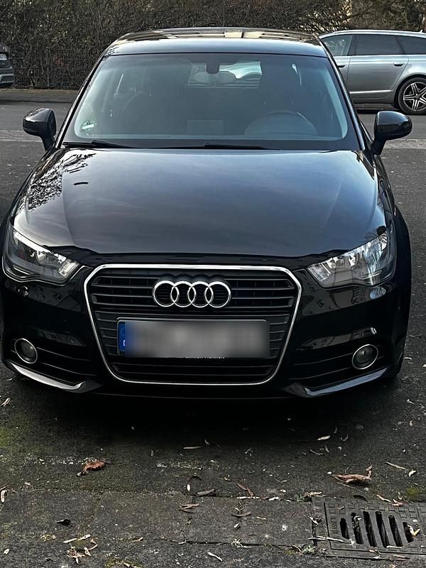 Schwarz Gebraucht 2012 Audi A1 Sportback Kleinwagen | 7.950 € (Etwas zu teuer) - Bild 1/4