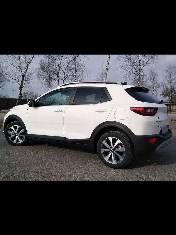 Gebraucht Kia Stonic Exclusive 84 PS (61 kW) 2024 Weiß SUV