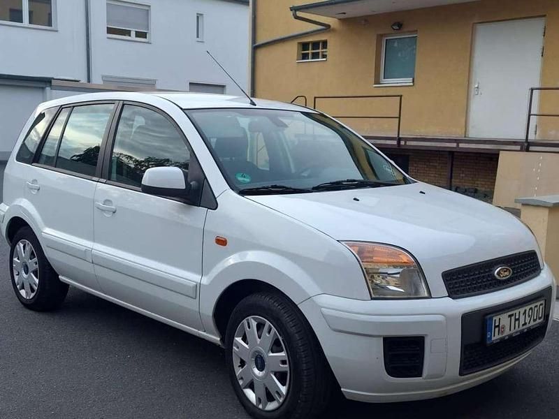 Gebraucht Ford Fusion Ambiente 80 PS (58 kW) 2012 Weiß Limousine