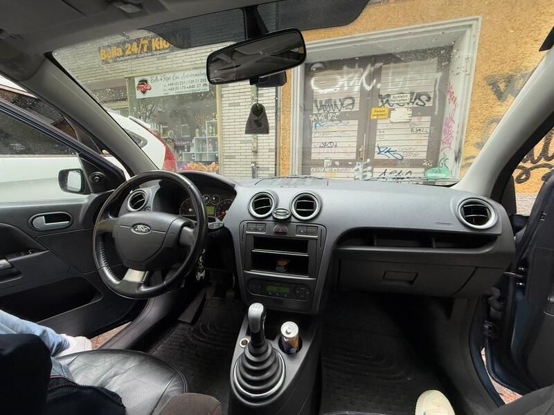 Blau Gebraucht 2005 Ford Fusion Limousine | 1.800 € - Bild 1/4