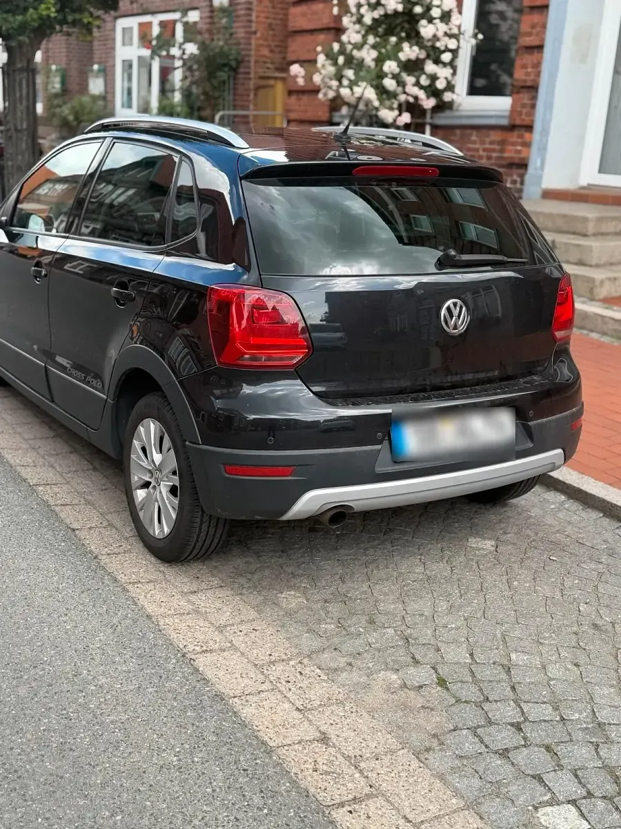 Gebraucht VW Polo Cross 90 PS (66 kW) 2014 Schwarz Kleinwagen