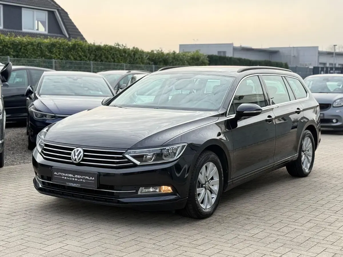 Gebraucht VW Passat Comfortline 150 PS (110 kW) 2017 Schwarz Kombi