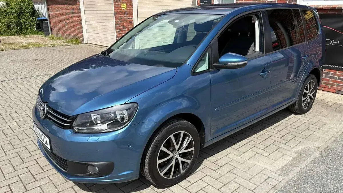 Gebraucht VW Touran Comfortline 105 PS (77 kW) 2015 Pacific blue metallic Van / Kleinbus