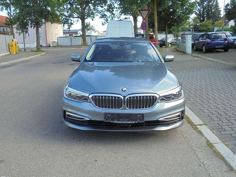 Gebraucht BMW 520 Luxury Line 190 PS (139 kW) 2018 Bluestone metallic Limousine
