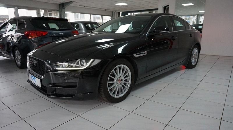 Gebraucht Jaguar XE Prestige 163 PS (119 kW) 2016 Schwarz Limousine