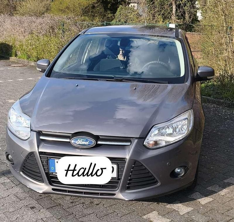 Gebraucht Ford Focus Trend 125 PS (91 kW) 2013 Braun Kleinwagen