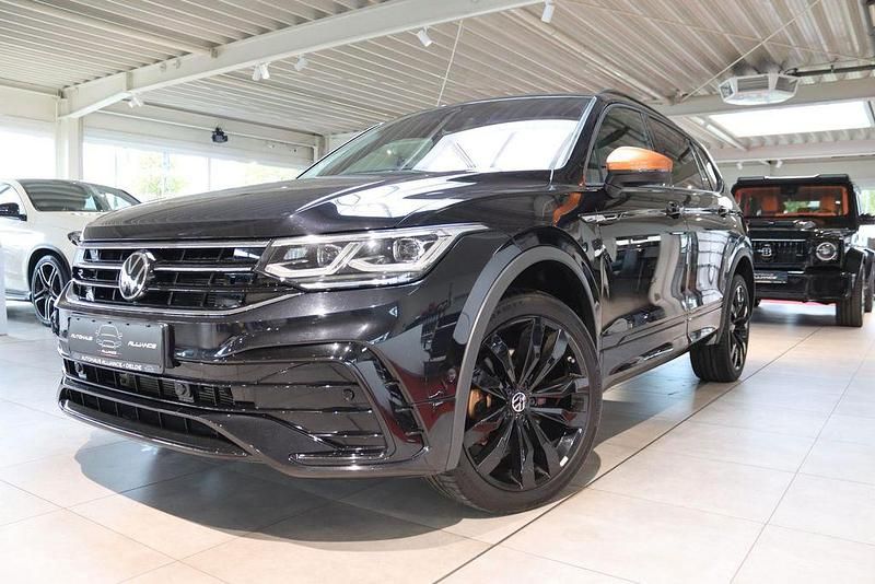 Schwarz Gebraucht 2023 VW Tiguan Allspace R-line SUV | 43.990 € (Etwas zu teuer) - Bild 1/4