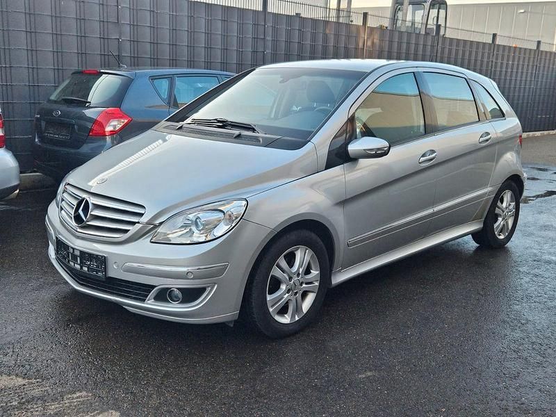 Silber Gebraucht 2005 Mercedes B170 Edition Van / Kleinbus | 6.950 € (Fairer Preis) - Bild 1/4
