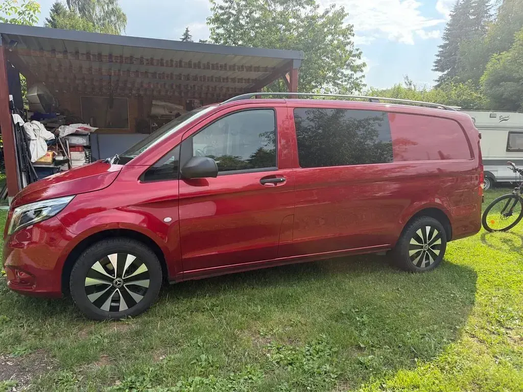 Gebraucht Mercedes Vito 190 PS (139 kW) 2022 Rot Van
