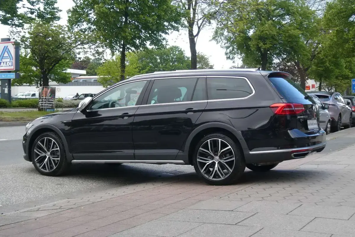 Gebraucht VW Passat Alltrack 239 PS (175 kW) 2017 Schwarz Kombi