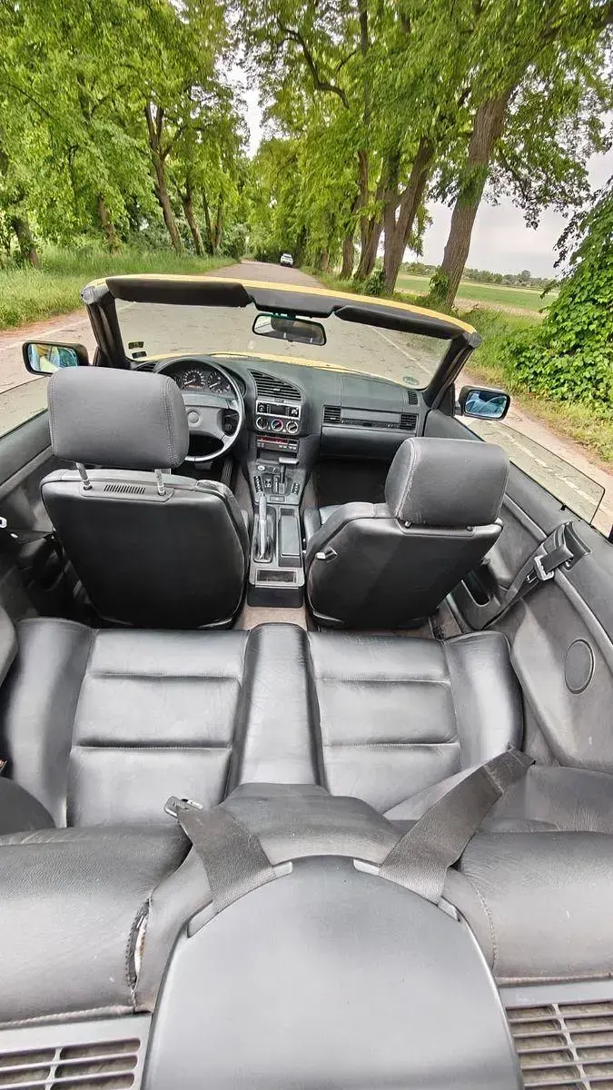 Gebraucht BMW 325 Cabriolet Sport Line 193 PS (141 kW) 1994 Gelb Cabrio