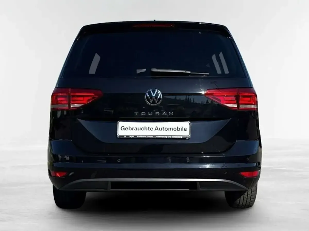 Gebraucht VW Touran Comfortline 122 PS (89 kW) 2023 Schwarz Van / Kleinbus