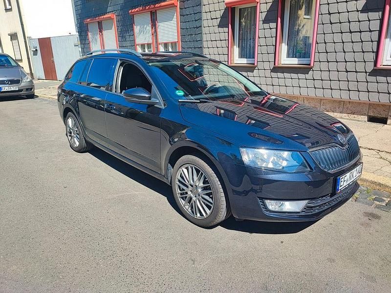 Schwarz Gebraucht 2013 Skoda Octavia Elegance Kombi | 9.300 € (Fairer Preis) - Bild 1/4