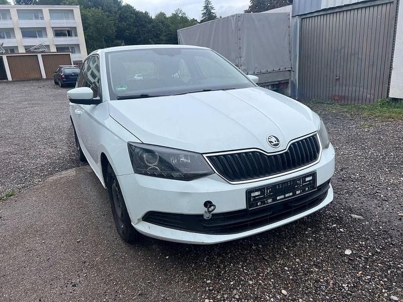 Weiß Gebraucht 2015 Skoda Fabia Limousine | 2.300 € (Superpreis) - Bild 1/4