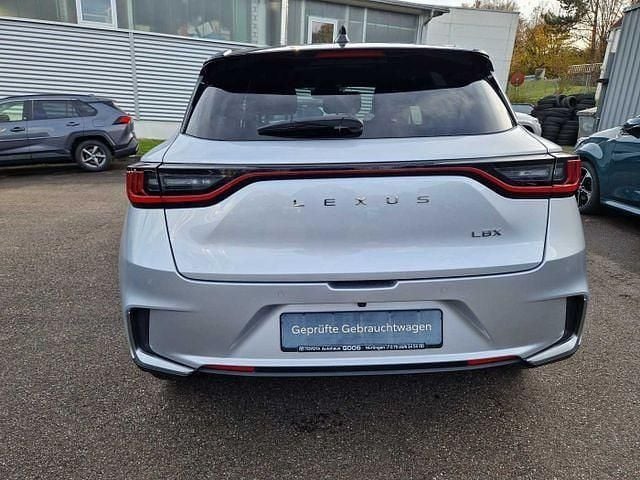 Gebraucht Lexus LBX 136 PS (100 kW) 2024 Platinsilber (metallic) SUV