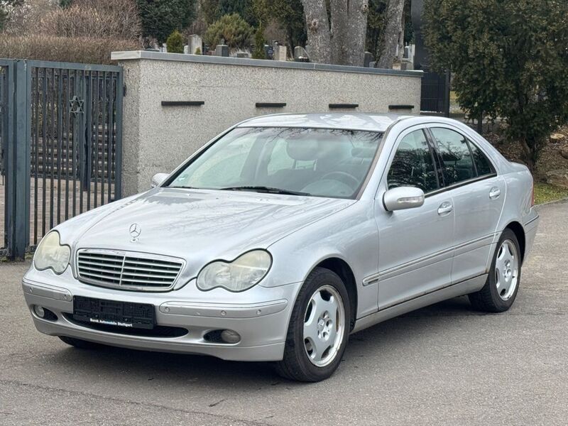 Silber Gebraucht 2002 Mercedes C200 Elegance Limousine | 1.999 € (Guter Preis) - Bild 1/4
