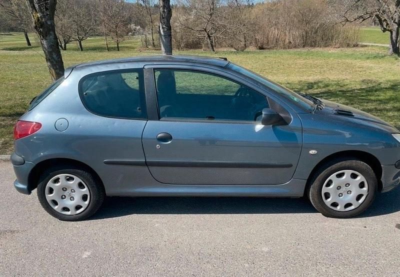 Gebraucht Peugeot 206 75 PS (55 kW) 2004 Grau Kleinwagen