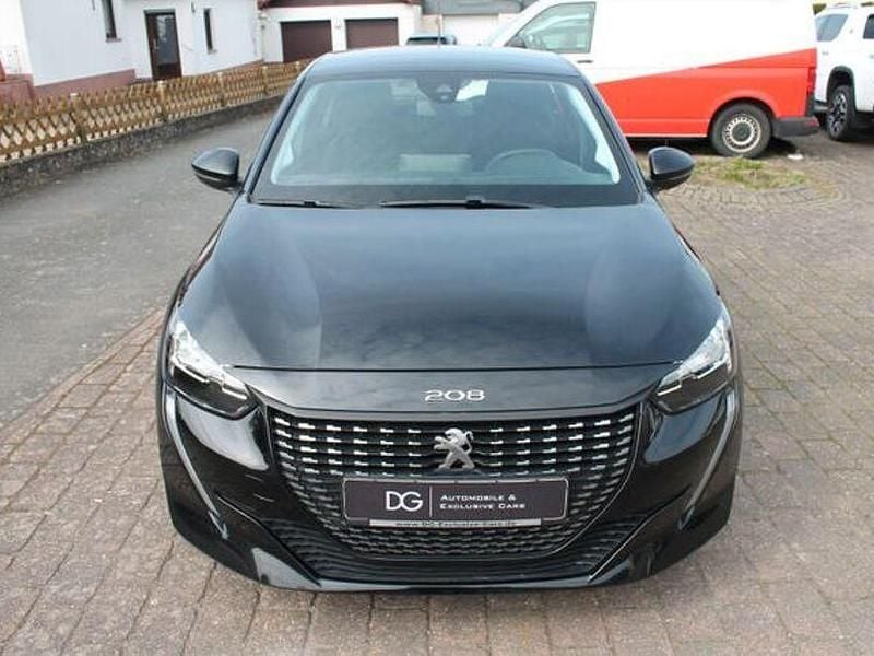 Second-hand Peugeot 208 75 CP (55 kW) 2023 Negru Hatchback