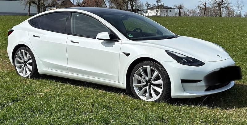 Gebraucht Tesla Model 3 Standard Range Plus 239 kW (325 PS) 2021 Weiß Limousine