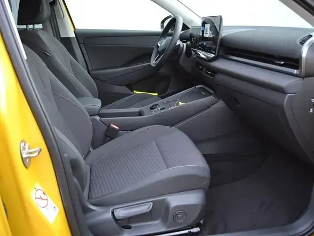 Neu VW T-Roc Life 150 PS (110 kW) 2026 Gelb SUV