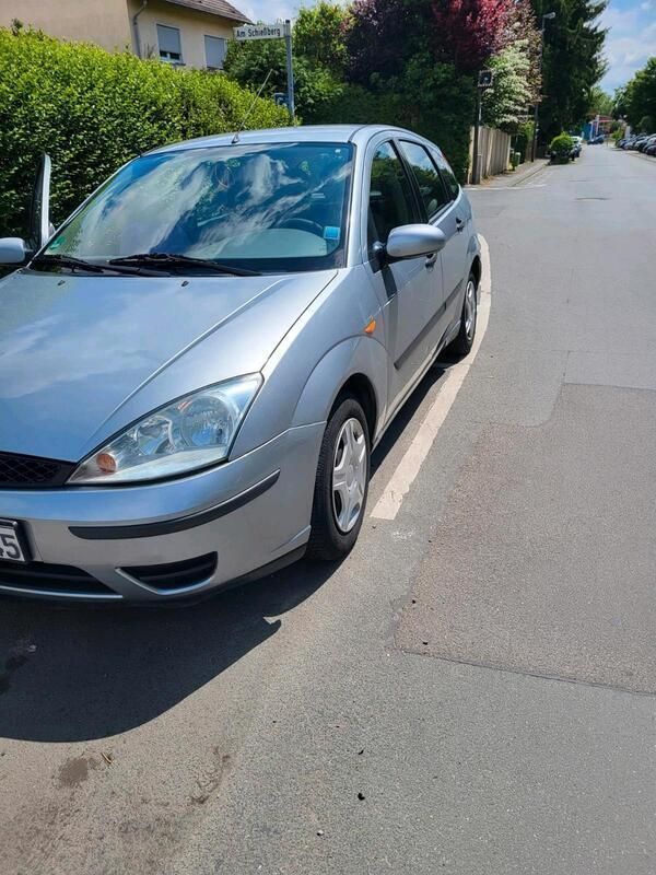 Silber Gebraucht 2002 Ford Focus Kleinwagen | 1.399 € (Fairer Preis) - Bild 1/4