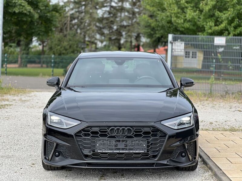 Mythosschwarz metallic Gebraucht 2021 Audi A4 S-Line Limousine | 29.950 € (Etwas zu teuer) - Bild 1/4