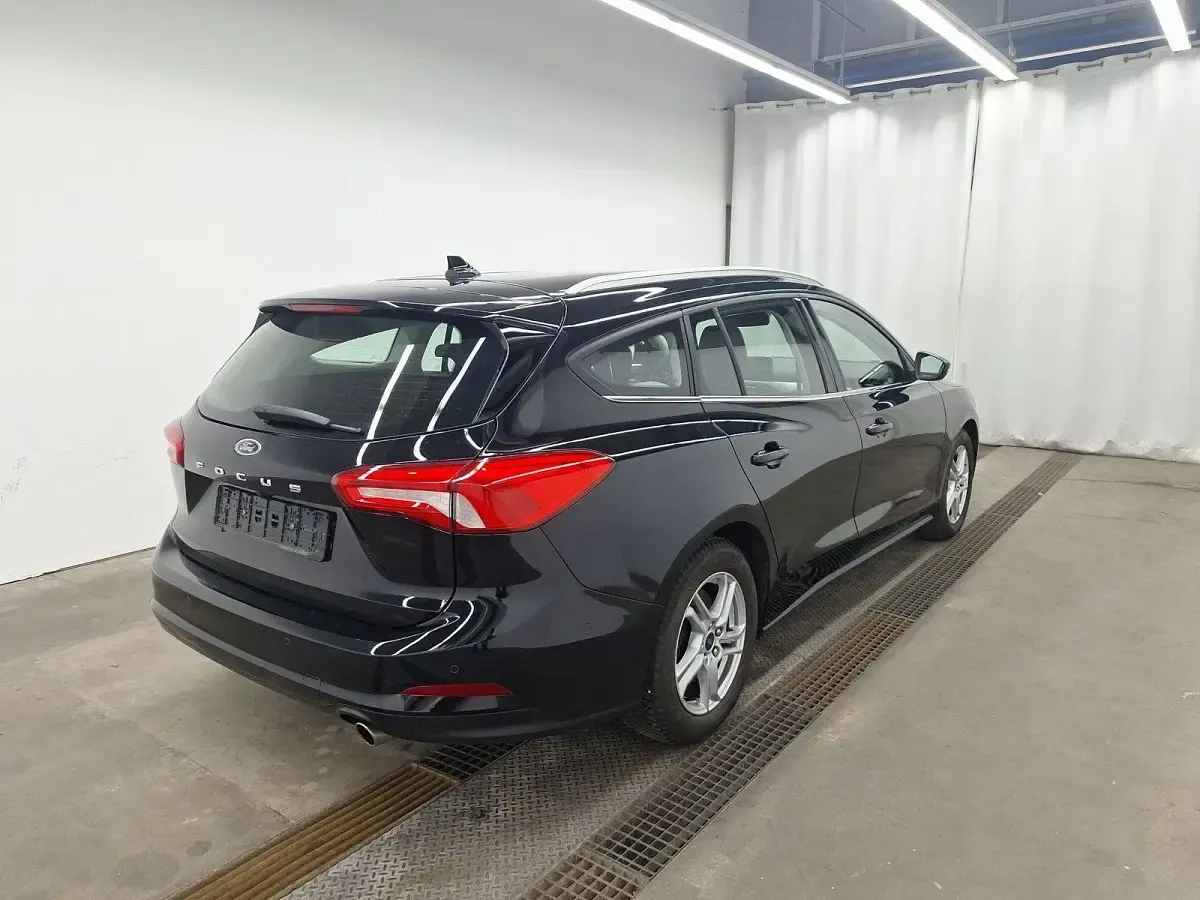 Occasion Ford Focus Cool & Connect 120 ch (88 kW) 2022 Noir Break