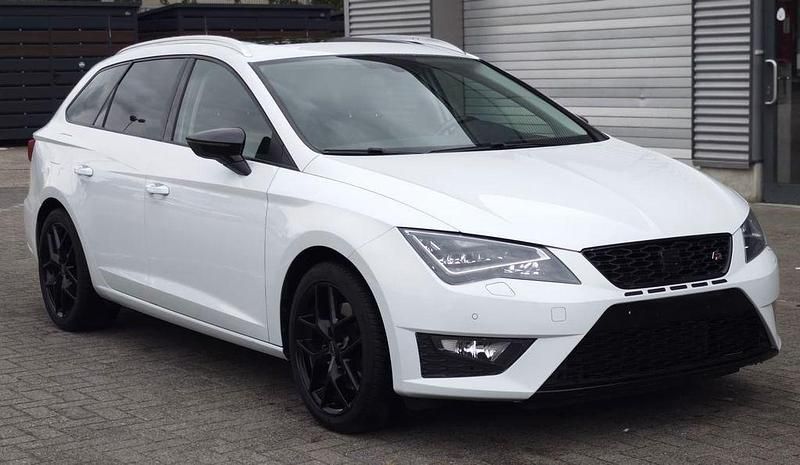 Weiß Gebraucht 2016 Seat Leon ST FR Kombi | 11.590 € (Fairer Preis) - Bild 1/4