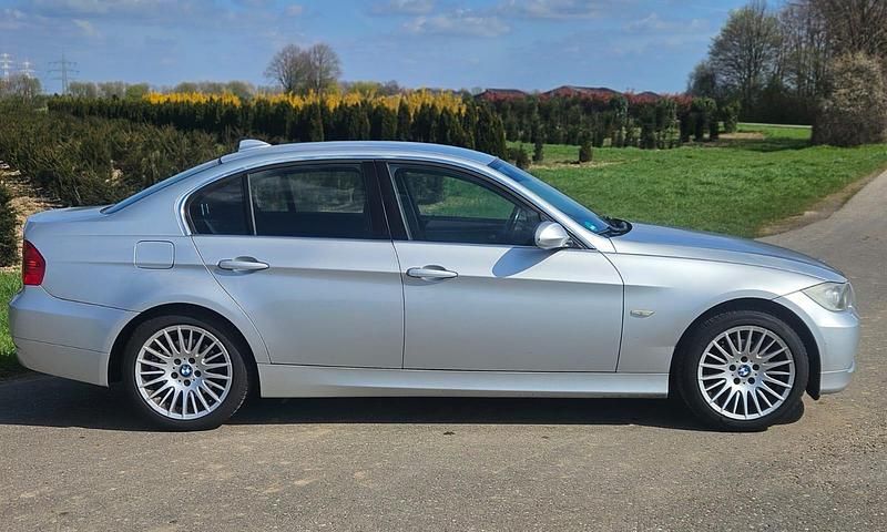 Gebraucht BMW 325 218 PS (160 kW) 2006 Silber Limousine