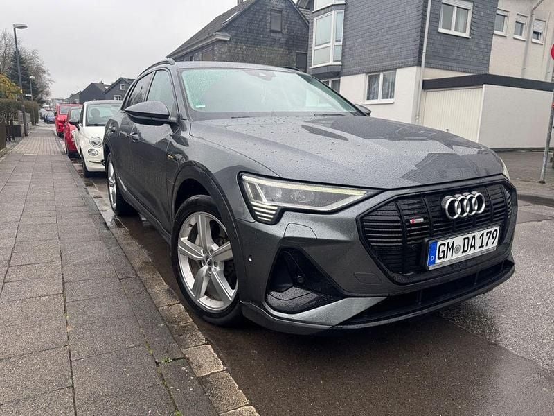 Gebraucht Audi e-tron S-Line 230 kW (313 PS) 2021 Grau SUV