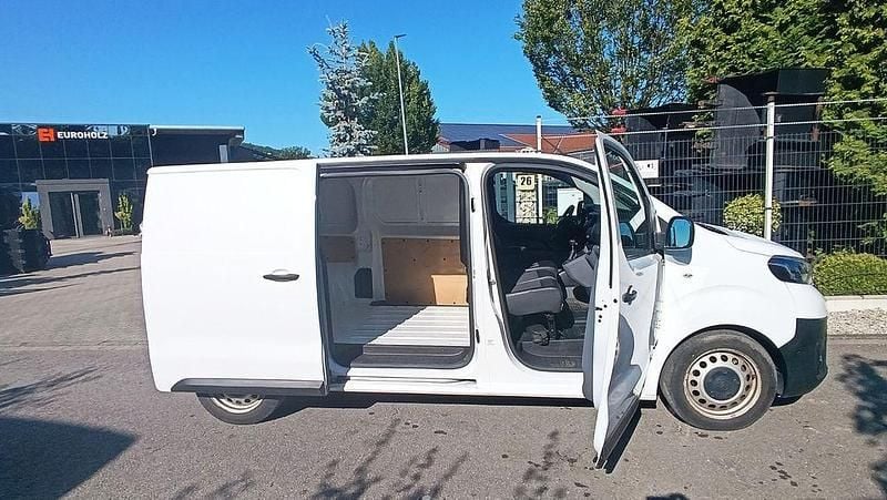 Weiß Gebraucht 2018 Toyota Proace Van | 14.982 € (Guter Preis) - Bild 1/4