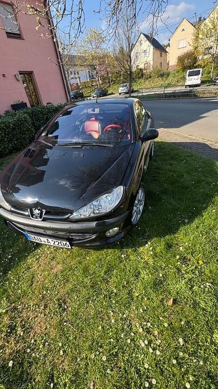 Gebraucht Peugeot 206 CC 136 PS (100 kW) 2001 Schwarz Cabrio