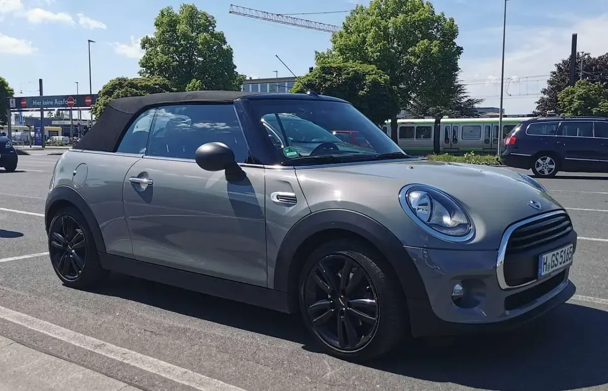 Occasion Mini One Cabriolet 102 PK (75 kW) 2018 Grijs Cabriolet