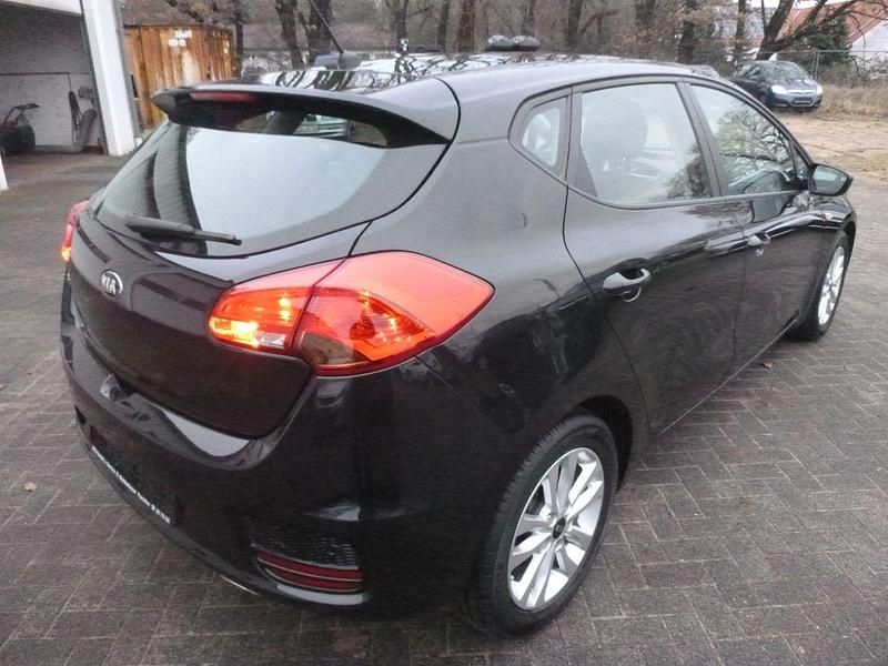 Gebraucht Kia Ceed Edition 7 99 PS (72 kW) 2016 Schwarz Kleinwagen